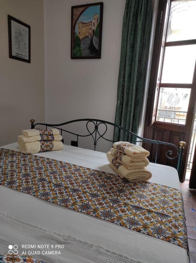 B&B Il Padrino Savoca Bagian luar foto