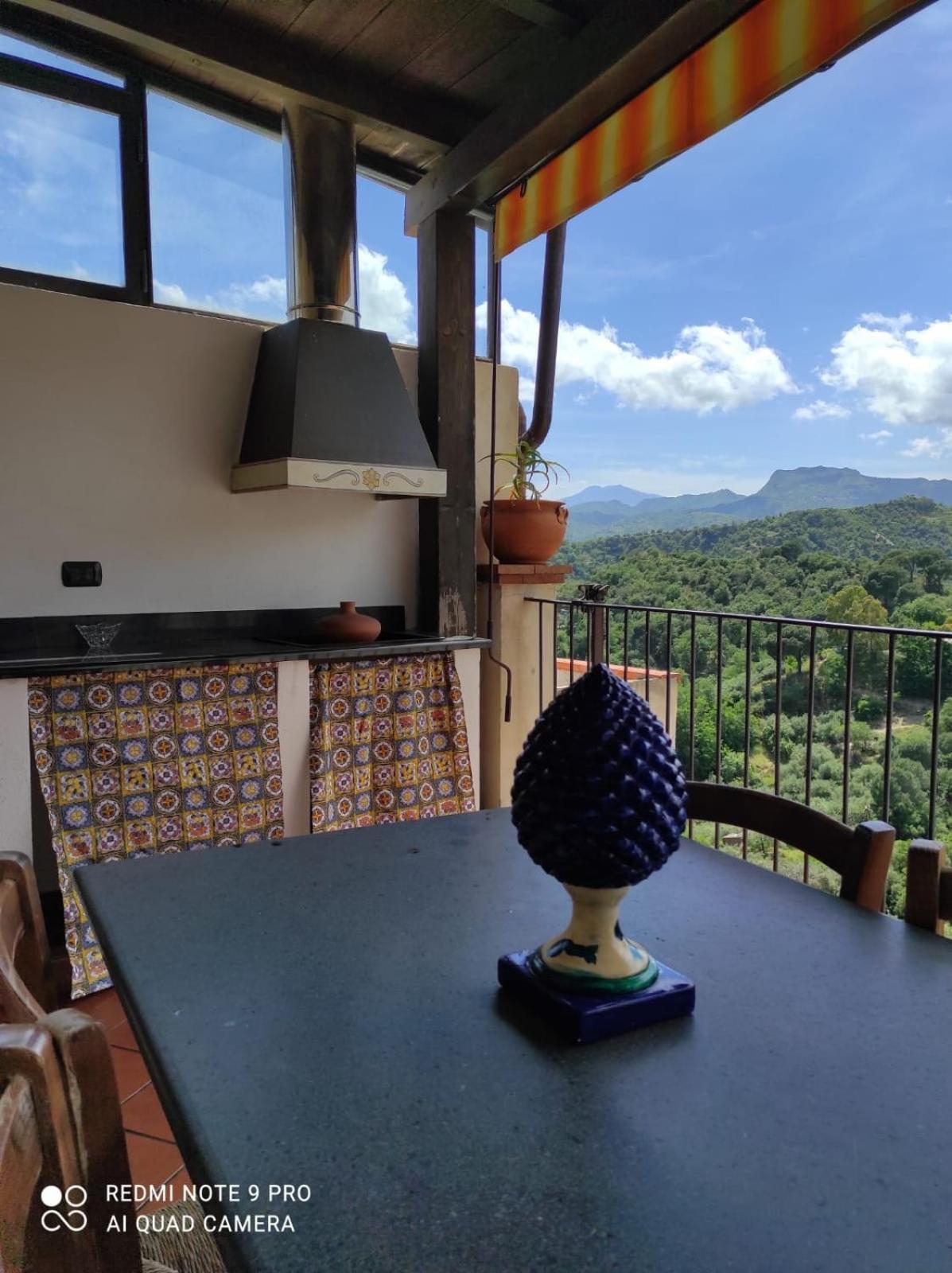 B&B Il Padrino Savoca Bagian luar foto