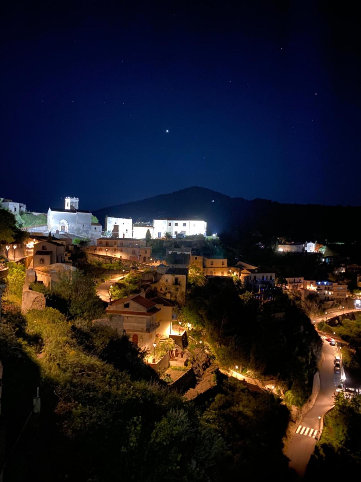 B&B Il Padrino Savoca Bagian luar foto