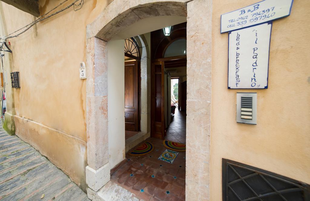 B&B Il Padrino Savoca Ruang foto