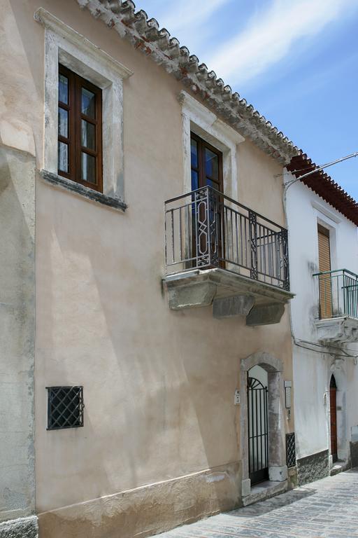 B&B Il Padrino Savoca Bagian luar foto