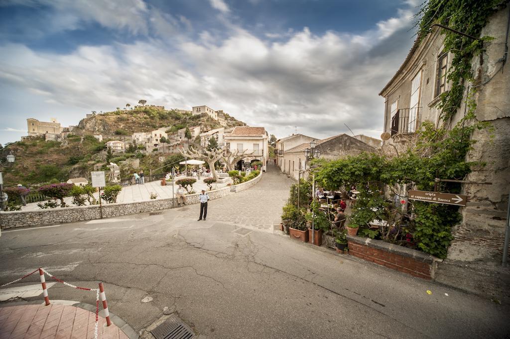 B&B Il Padrino Savoca Ruang foto
