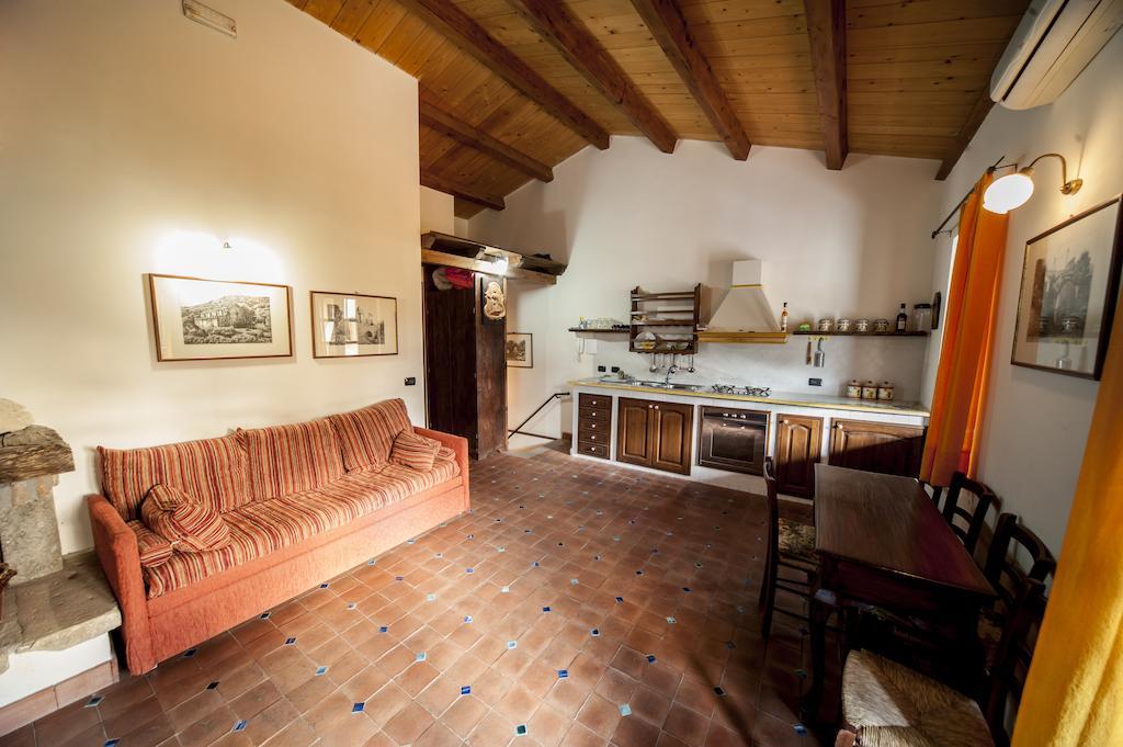 B&B Il Padrino Savoca Ruang foto