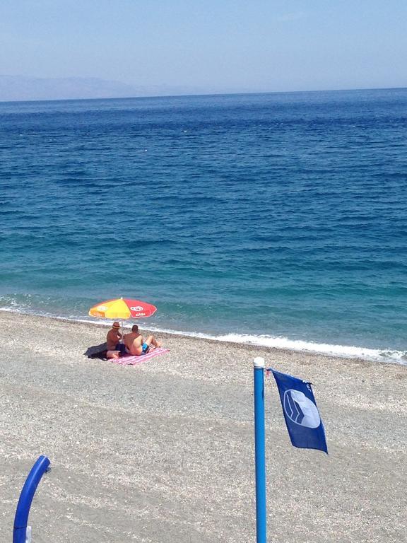 B&B Il Padrino Savoca Bagian luar foto